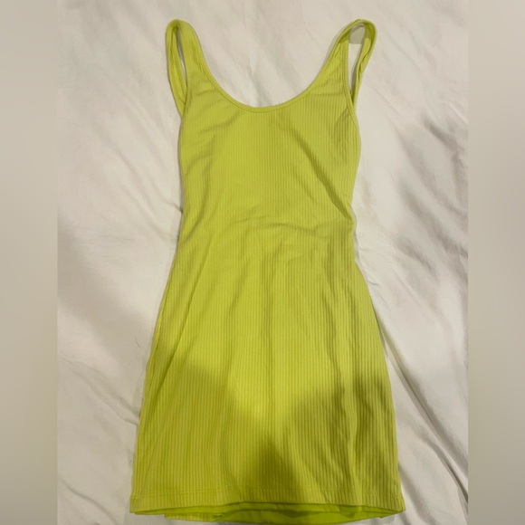 Kourtney backless mini dress in Chartreuse - Picture 5 of 7